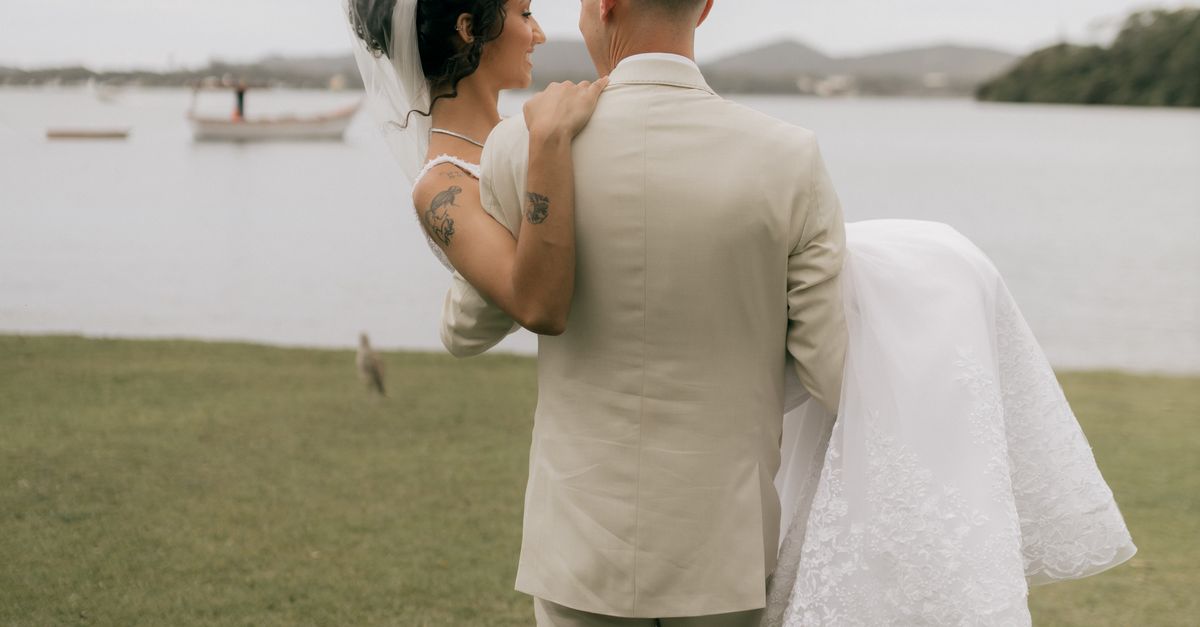 Comparing Fine Art vs Traditional Wedding Photography Styles
